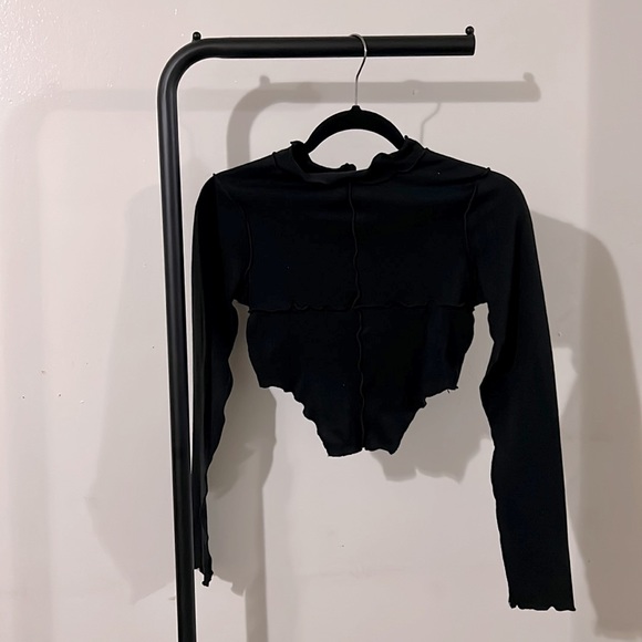 Contrast stitch drop hem crop top (2 tops) - Picture 2 of 6